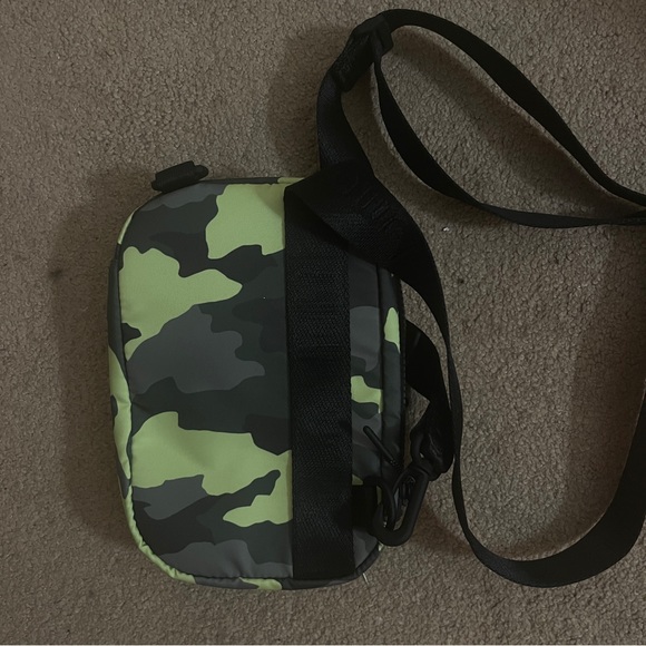 Lululemon Camo Crossbody Bag - Picture 2 of 3